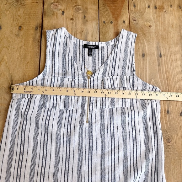 Ellen Tracy Linen Blend Top Sleeveless Stripes Gold Tassel L Blue White - Picture 7 of 7